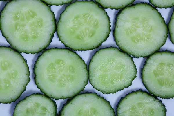 Frische grüne Gurken Hintergrund - gesunde Ernährung — Stockfoto