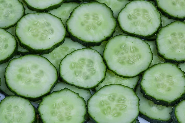 Frische grüne Gurken Hintergrund - gesunde Ernährung — Stockfoto