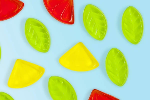 Verschiedene Bunte Fruchtgelee Bonbons Auf Hellblauem Hintergrund — Stockfoto