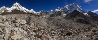 Everest saha kampı trek, nepal. Himalayalar sayısı