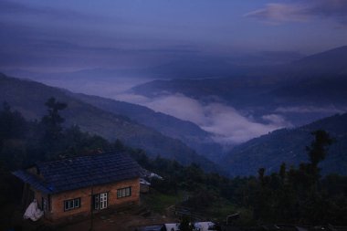 Gün doğumu saatinde Himalaya dağları, Nepal