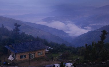 Gün doğumu saatinde Himalaya dağları, Nepal