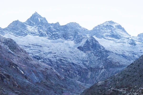 Gün Doğumu Saatinden Önce Everest Bölgesinde Dağların Görünümü — Stok fotoğraf