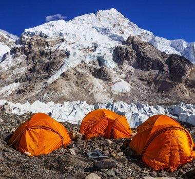 Everest saha kampı trek, nepal. Himalayalar sayısı