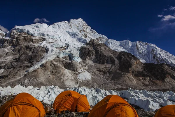 Everest ana kampı, Nepal, 20 Ekim 2018 - Mount hiç görünümünden
