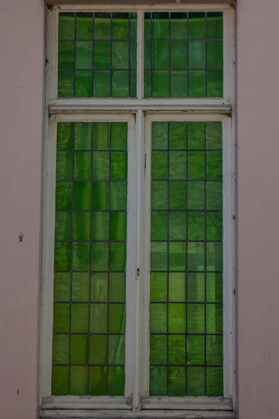 Green Glass Window Bruges — Stock Photo, Image