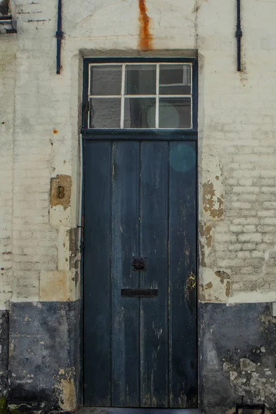 Typowa Fasada Budynku Brugii Cegły Kolorowe Drzwi Ramy Okienne — Zdjęcie stockowe