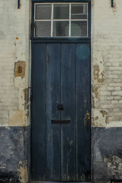 Típica Fachada Edificio Brujas Ladrillos Marcos Puertas Ventanas Coloridos —  Fotos de Stock