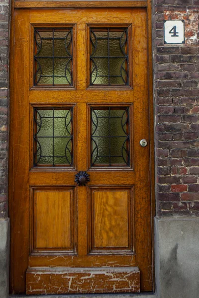 Típica Fachada Edificio Brujas Ladrillos Marcos Puertas Ventanas Coloridos —  Fotos de Stock