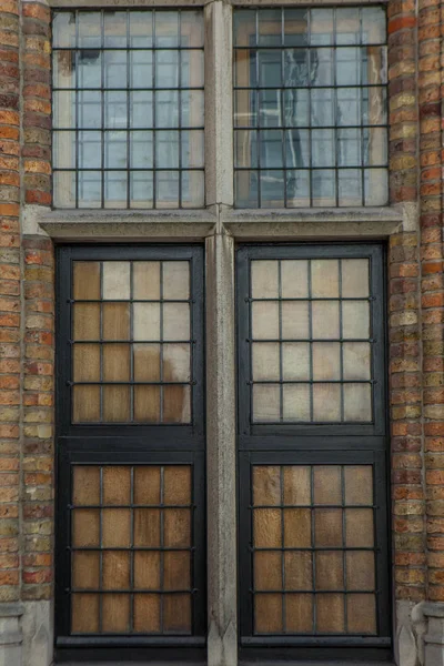 Grunge Old Brick Wall Black Window — Stock Photo, Image