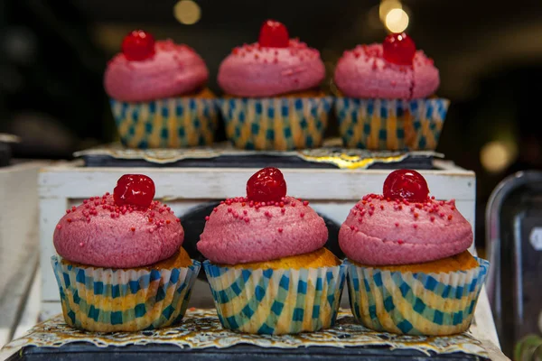 Cupcake Alla Fragola Sul Mercato Belgio — Foto Stock