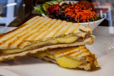 pazarda tost çedar peyniri