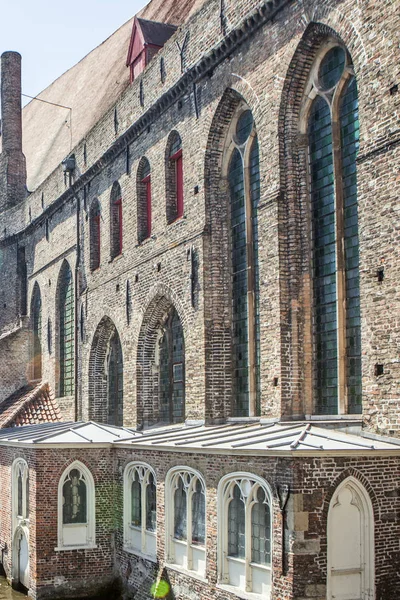 比利时布鲁日位于西佛兰德斯哥特式城市布鲁日市中心的中世纪砖厂建筑 — 图库照片