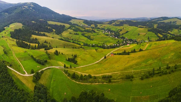 Wälder Wiesen Und Hügel Der Karpaten Mit Drohne Aufgenommen Ukraine — Stockfoto