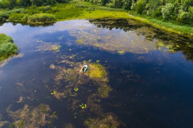 Kiev, Ukrayna yakınlarındaki nehrin üst görünümü-drone ile çekilen