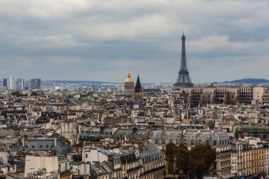 Notre Dame de Paris, Fransa'dan Eyfel kulesi ile Paris'in En İyi Görünümü 