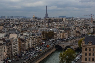 Notre Dame de Paris, Fransa'dan Eyfel kulesi ile Paris'in En İyi Görünümü 