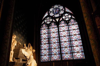 PARIS - 1 Ekim 2016 'da Notre Dame de Paris Katedrali İçişleri. Notre Dame inşaatı 1163 yılında başladı ve 1345 yılında tamamlandı..