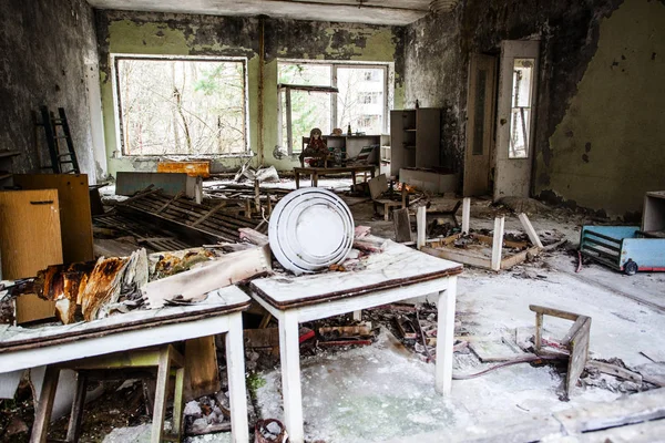 Anaokulu. Çernobil bölgesi. Kayıp şehir Pripyat. Modern harabeler. Ukrayna. Kiev bölgesi