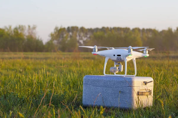 Drone Céu Pôr Sol Fechar Quadrocopter Livre — Fotografia de Stock