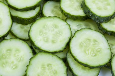 Taze yeşil dilimler salatalık arka plan