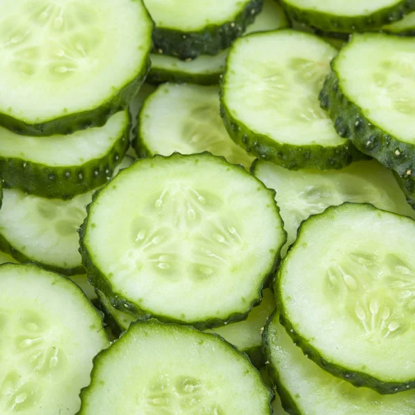 Frische Grüne Scheiben Gurken Hintergrund — Stockfoto