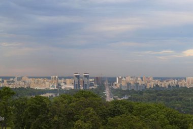 Peremogy parkTan Kiev üst görünümü, Mayıs ayında gün batımı nda, Ukrayna