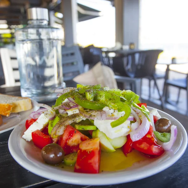 Frischer Leckerer Griechischer Salat Restaurant Athen Griechenland — Stockfoto