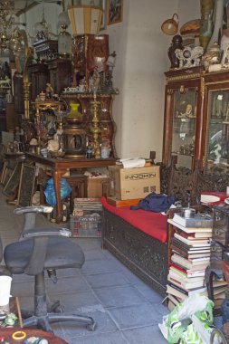 Atina, Yunanistan - 17 Ocak 2019: Satılık ünlü bit pazarı Atina, Yunanistan, antika