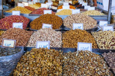 Atina'da piyasada fındık farklı türde; Yunanistan