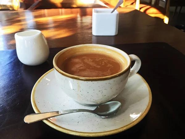 Ceașca Americano Cafea Lapte Masă — Fotografie, imagine de stoc