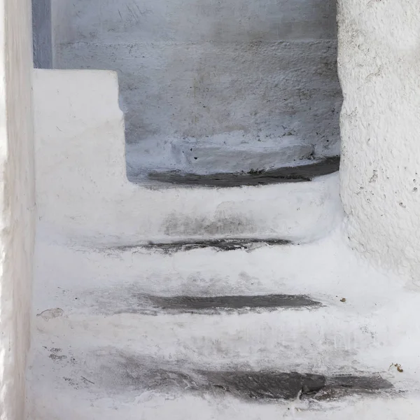 Λευκές Σκάλες Στα Λεπτά Δρομάκια Της Αθήνας Ελλάδα — Φωτογραφία Αρχείου