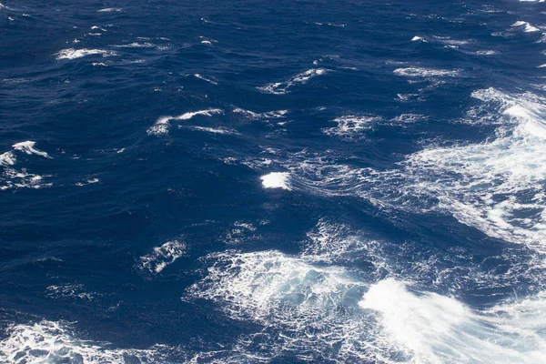 Удивительные Цвета Воды Волнами Средиземного Моря — стоковое фото
