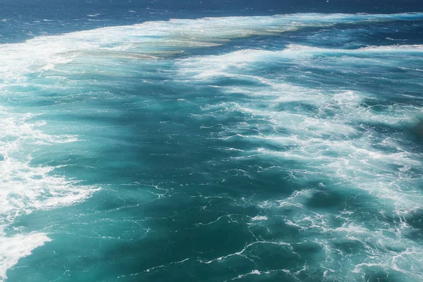 Verbazingwekkende Kleuren Water Met Golven Van Middellandse Zee — Stockfoto