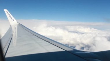 Bulutlarda uçmak