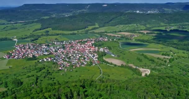 ドイツ バーデン ヴュルテンベルク州の有名な航空ビュー ドローン飛行 — ストック動画