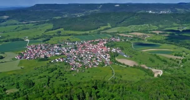 ドイツ バーデン ヴュルテンベルク州の有名な航空ビュー ドローン飛行 — ストック動画