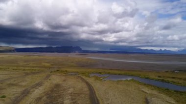 Jokulsarlon buzulu çevresi, İzlanda manzaraları, 4k