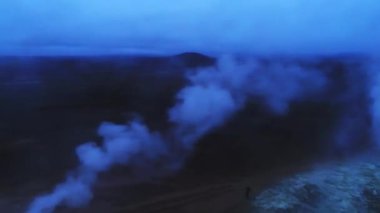 İzlanda hava aracı tarafından çekilen görüntüler. Hveraronf 'ta aktif volkanizmanın olduğu bir bölgede güzel bir manzara.