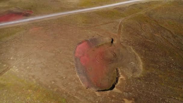 Landscaper Van Rode Aarde Van Ijsland Vulkanische Drone Video — Stockvideo