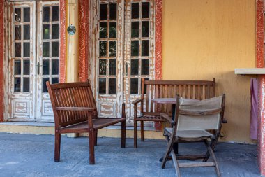 Yunanistan 'ın Perissa plajındaki sokak kafesi