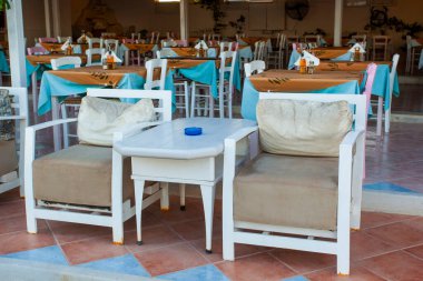 Yunanistan 'ın Perissa plajındaki sokak kafesi