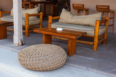 Yunanistan 'ın Perissa plajındaki sokak kafesi