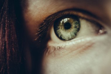 Yeşil gözün yakın çekim makrosu