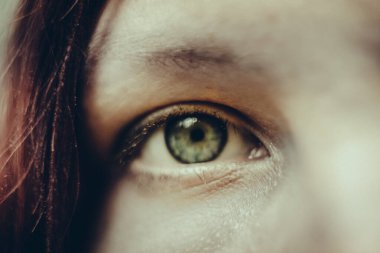 Yeşil gözün yakın çekim makrosu