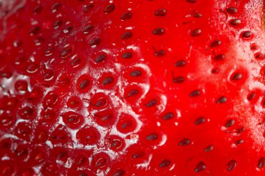 Parlak kırmızı sulu çilek yakın plan