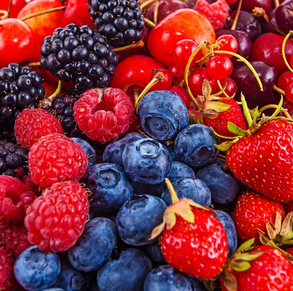 Fresh Mixed Summer Berries Raspberry Strawberry Blueberry — Stock Photo, Image