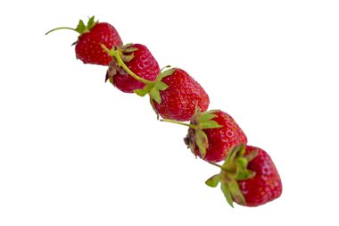 Parlak kırmızı vitaminli çilek, izole edilmiş.