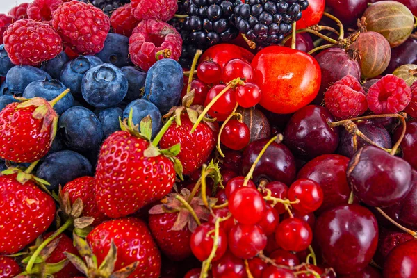 Fresh Mixed Summer Berries Raspberry Strawberry Blueberry — Stock Photo, Image