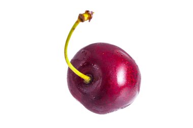 Taze yaz. Koyu kırmızı tatlı kiraz izole edilmiş.